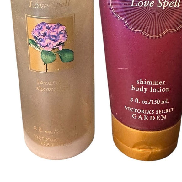 Victoria's Secret Lovespell Body Wash and Shimmer Body Lotion - Picture 6 of 6